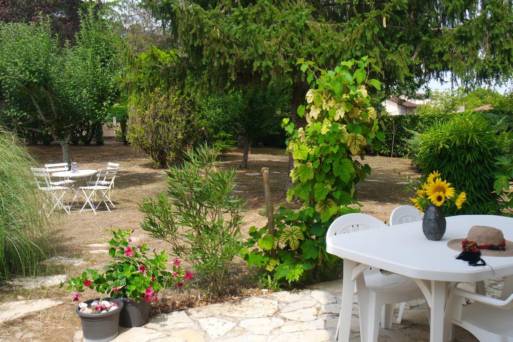 Le Balcon Des Jasses Bed & Breakfast Espere Exterior foto