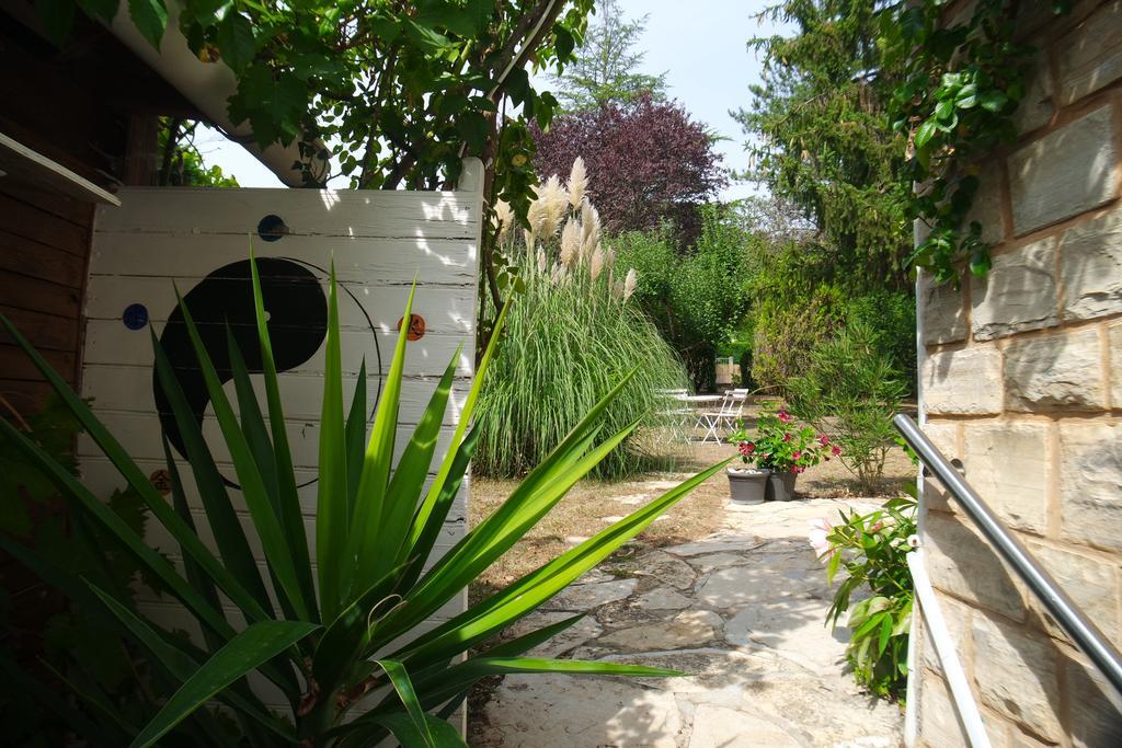 Le Balcon Des Jasses Bed & Breakfast Espere Exterior foto
